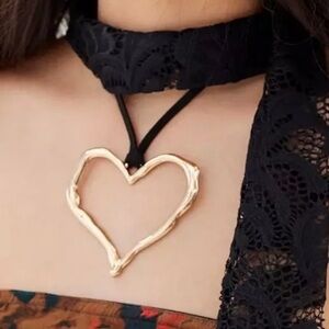 Urban outfitters Gold Heart Pendant Necklace